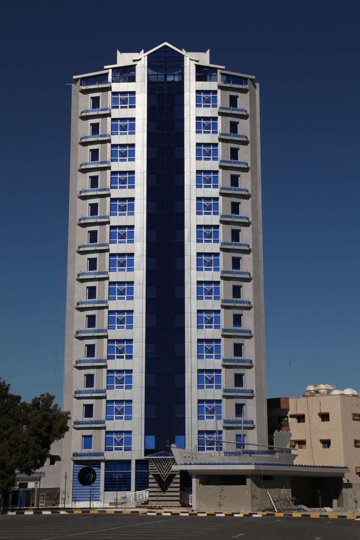 Roomi Suites Hotel Kuwait City Exterior foto